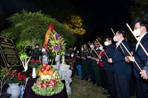 Thủ tướng Chính phủ Phạm Minh Chính Dâng hương tưởng niệm Đại tướng Võ Nguyên Giáp tại Quảng Bình